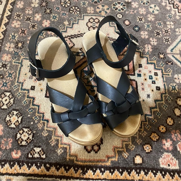 Black clog sandals size 37 / 5.5. Worn only twice! - Picture 1 of 4